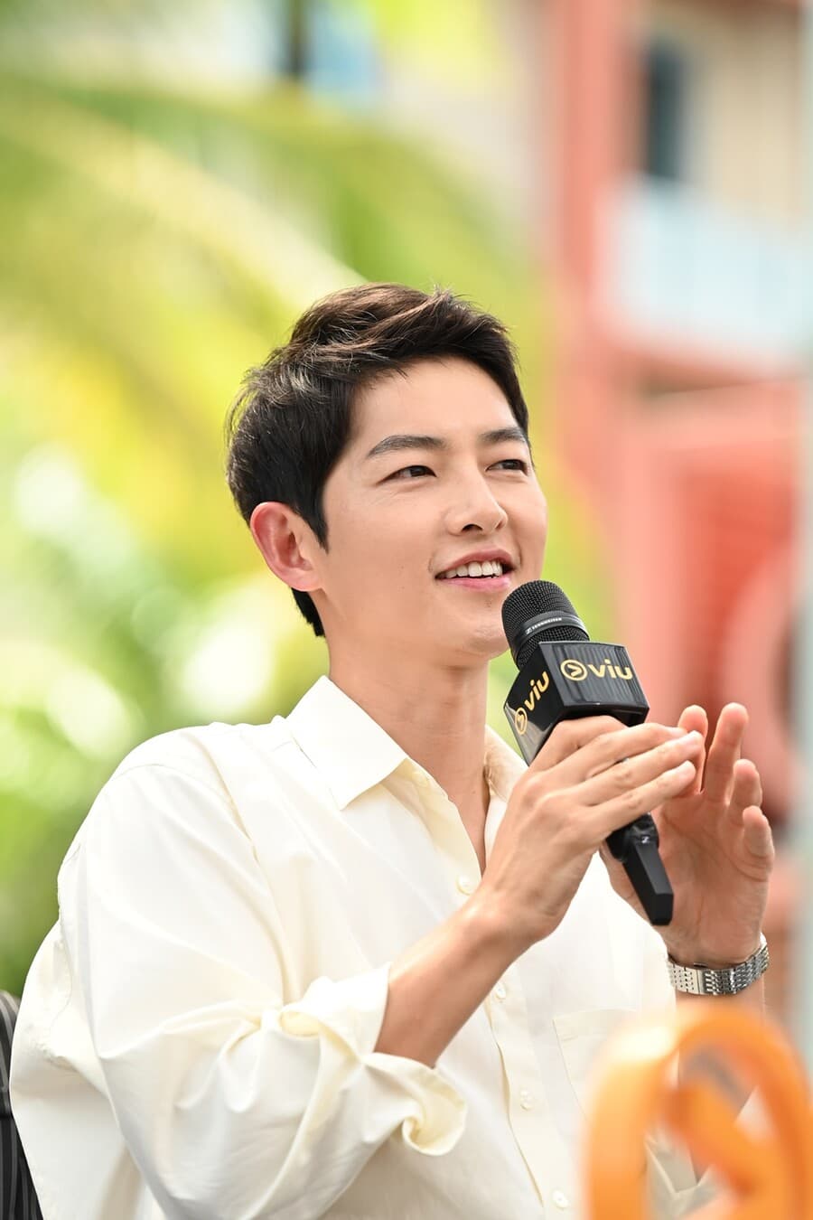 Song Joong Ki Says He Doesn&#8217;t Wish to &#8220;Reborn Rich&#8221; Personally