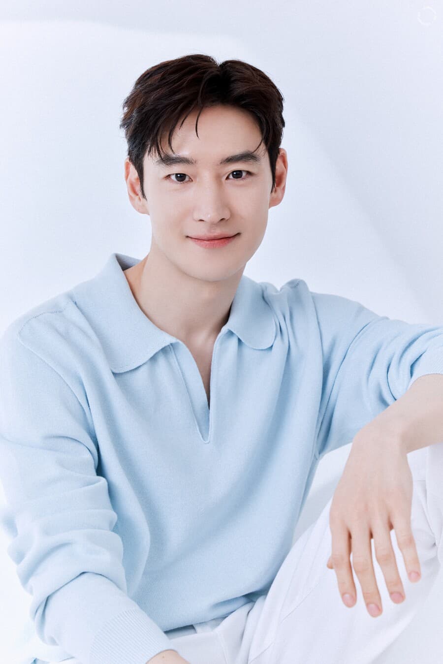 Lee Je Hoon Dishes on His On-Screen Chemistry with Pyo Ye Jin