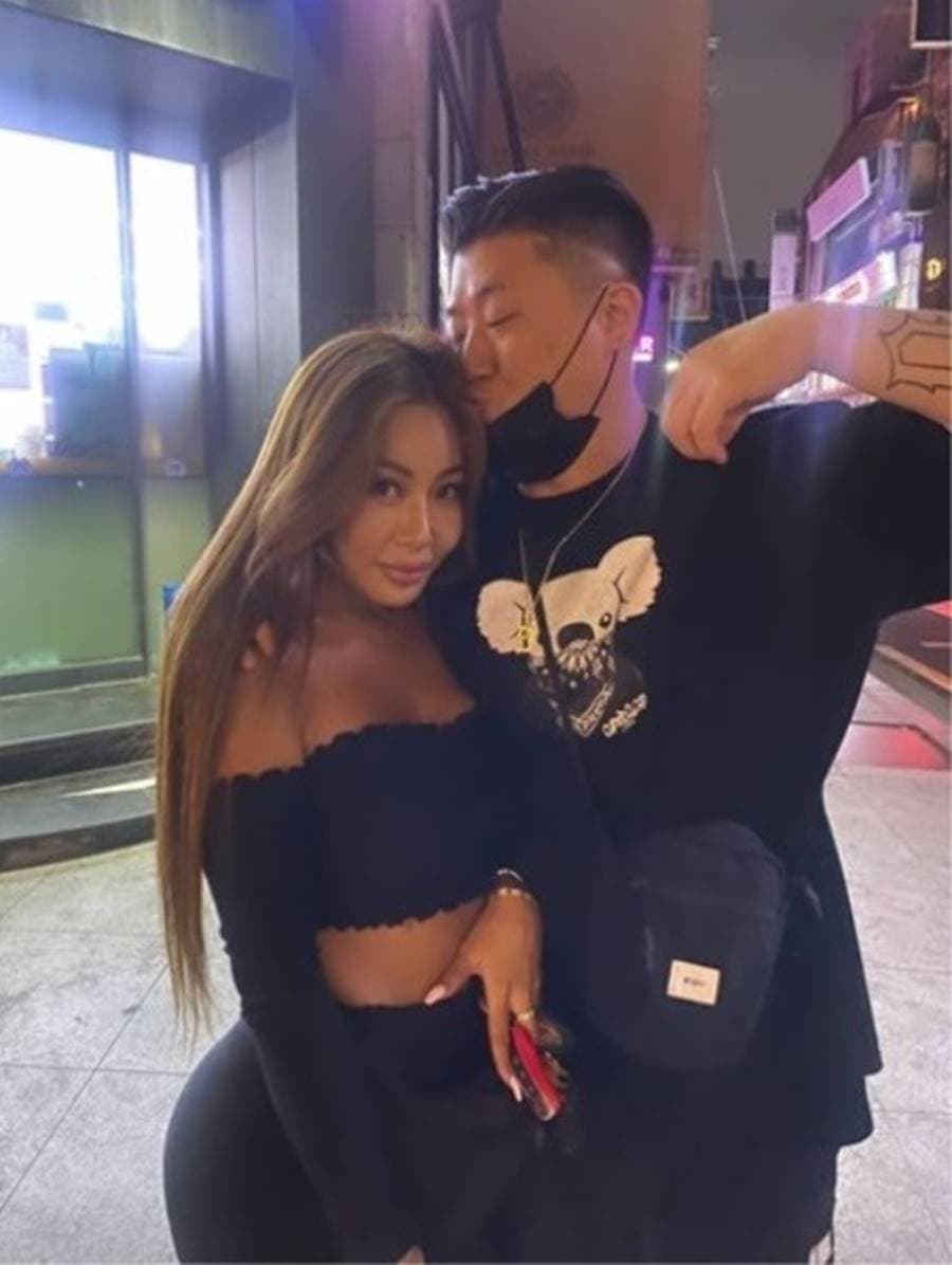 Jessi’s Friend KOALA Issues Apology 8 Months After Assaulting Her Minor Fan