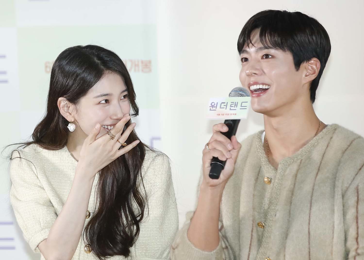 Suzy and Park Bo Gum Reflect on Their &#8216;Wonderland&#8217; Romance