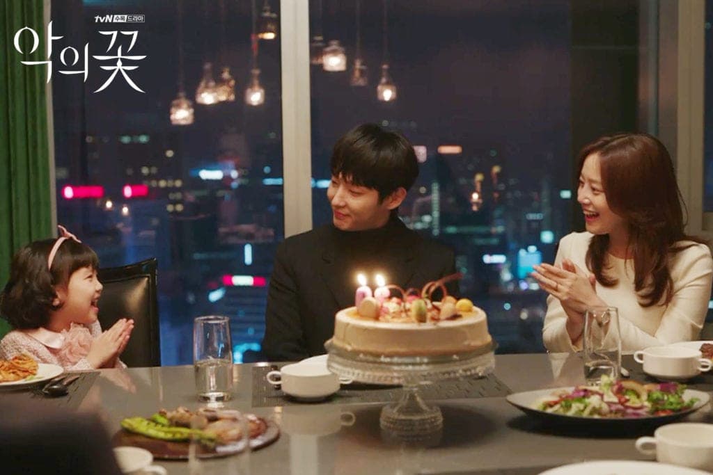 K-Drama Review: ‘Flower of Evil’: Lee Joon Ki &#038; Moon Chae Won’s Tense Two-Faced Performances