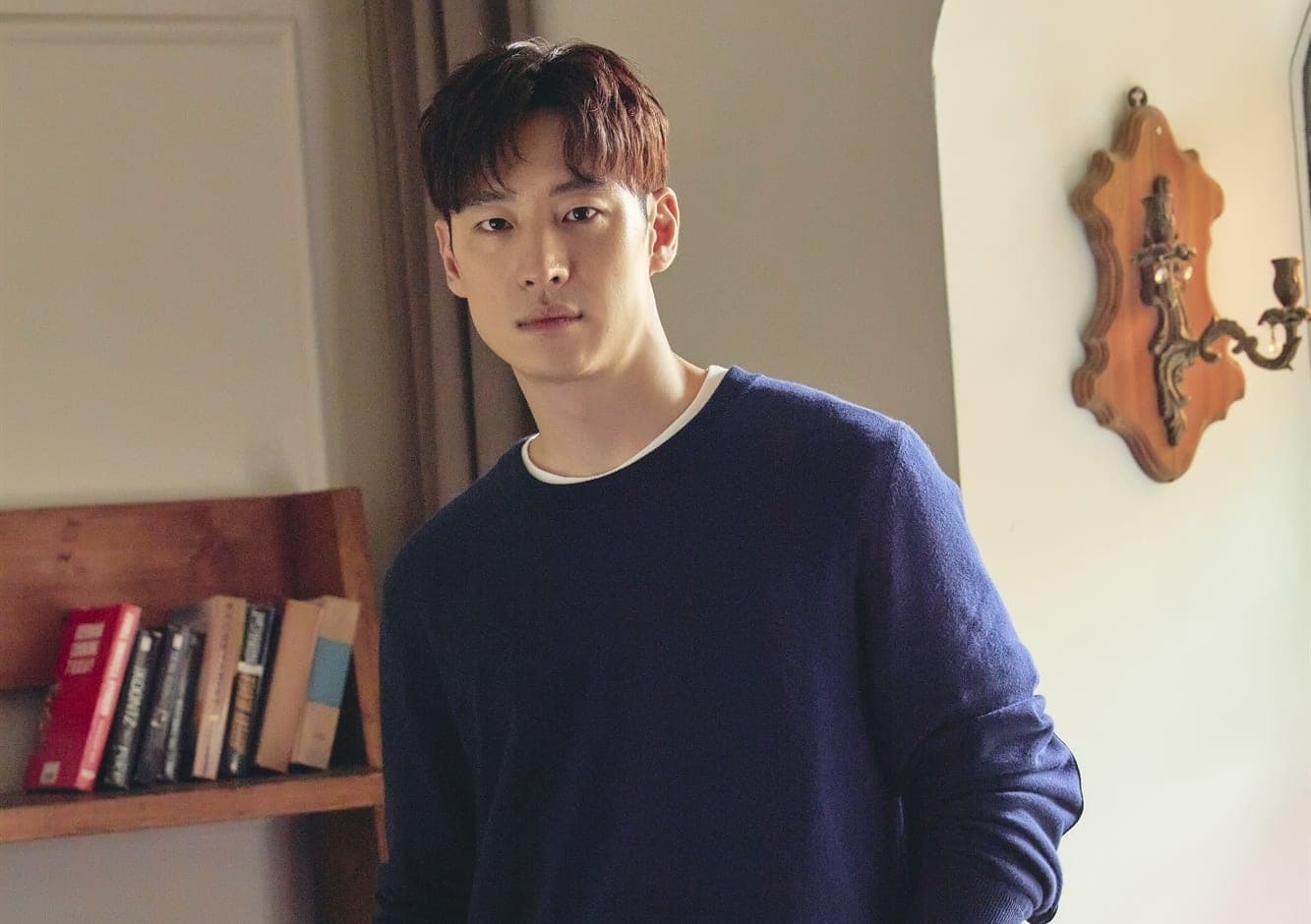 Lee Je Hoon Shows Satisfaction in the Changes He Has Made While Working on &#8216;Collectors&#8217;