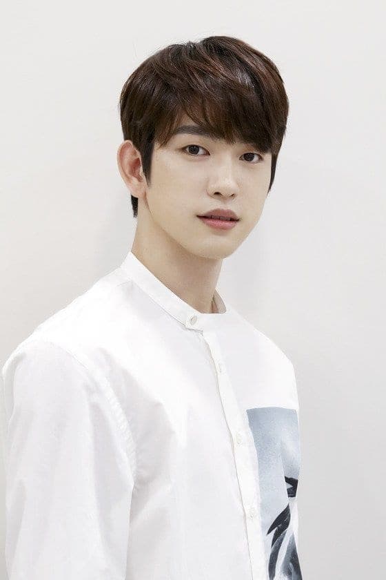 GOT7&#8217;s Jinyoung Signs Exclusive Contract with BH Entertainment