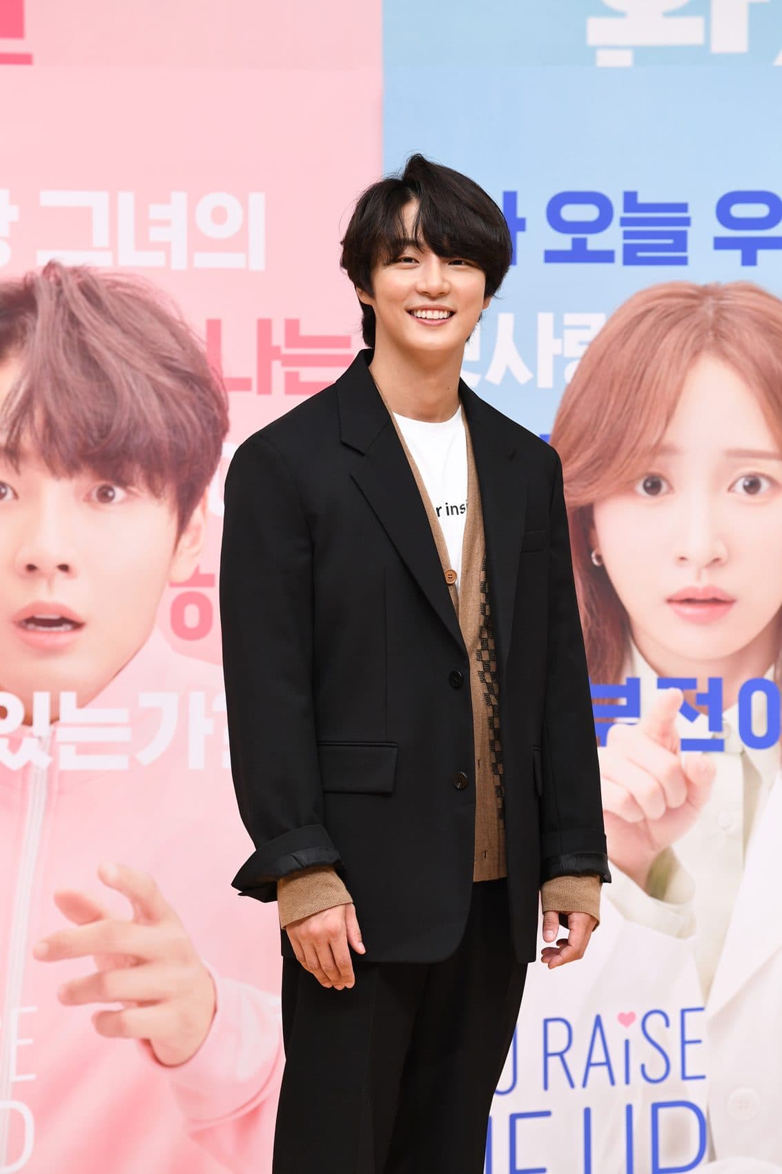 &#8216;You Raise Me Up&#8217; Yoon Si Yoon Says He Had No Hesitations About Playing a Role with Erectile Dysfunction