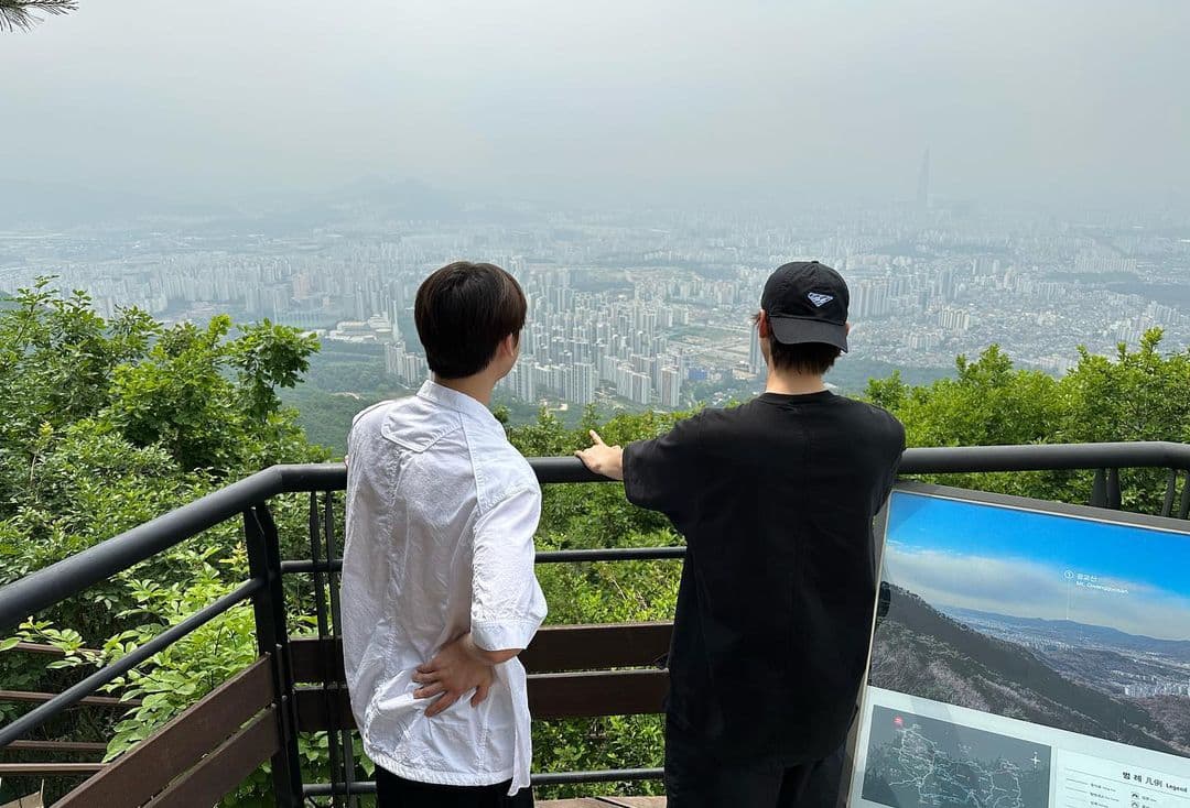 Cha Eun Woo and Sanha From ASTRO Visit Late Moon Bin&#8217;s Memorial Space