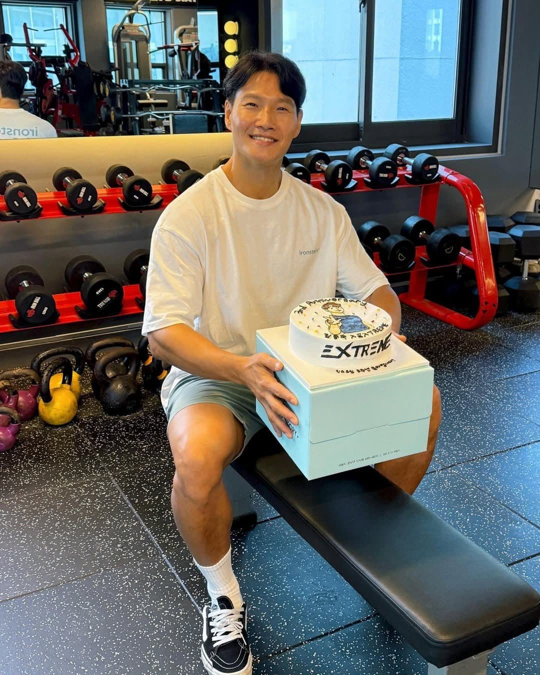 Kim Jong Kook Makes All-Cash Purchase of Luxury Gangnam Property