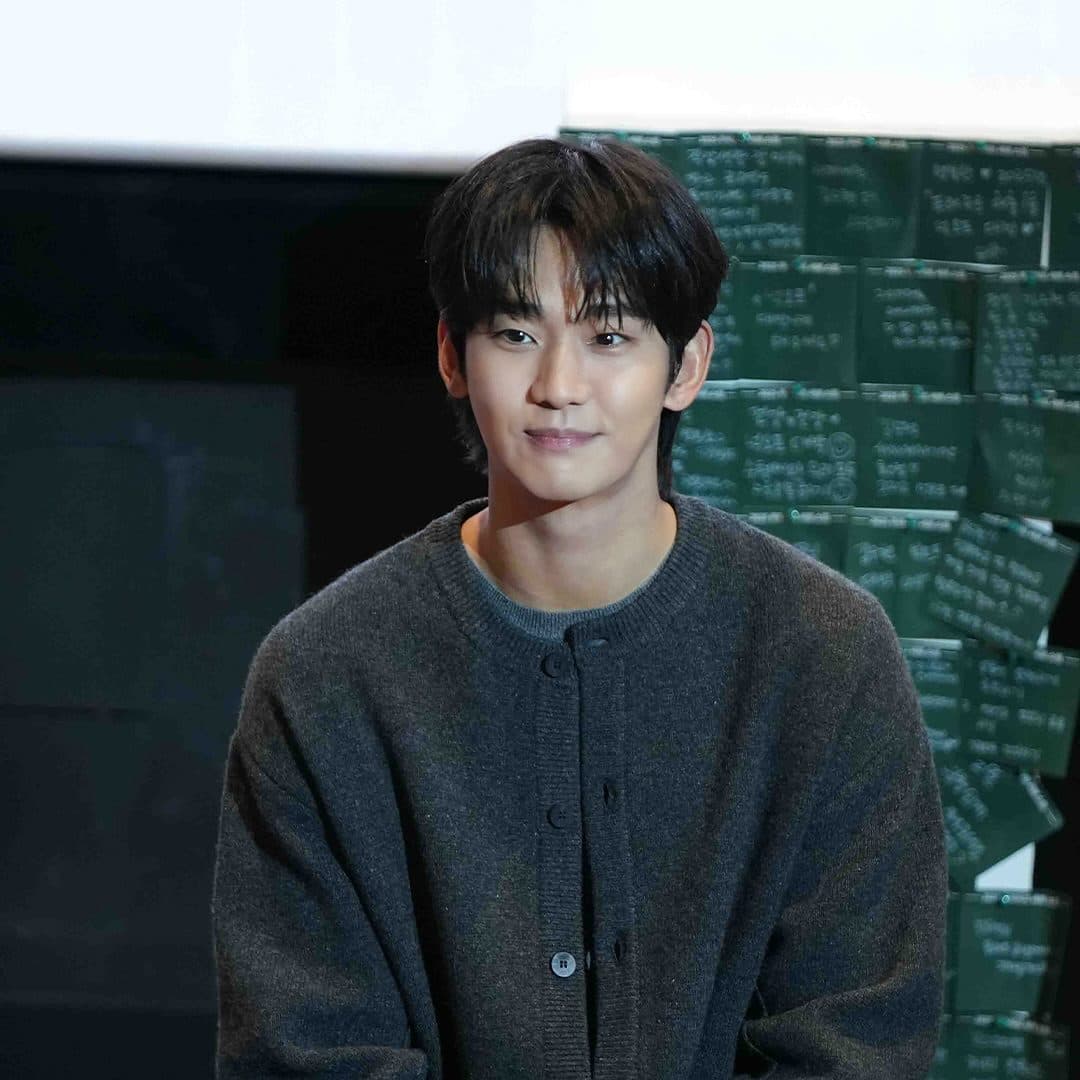 Kim Soo Hyun’s Star Power Is Unshaken, Back in the Top 3 Male Actor Rankings