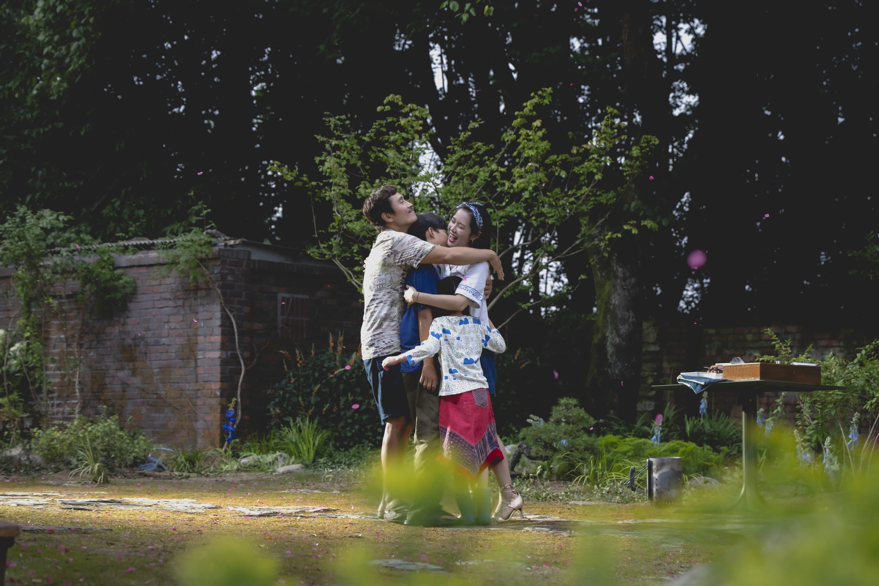 Son Ye Jin and Lee Byung Hun&#8217;s &#8216;No Other Choice&#8217; to Kick Off 30th Busan Film Festival