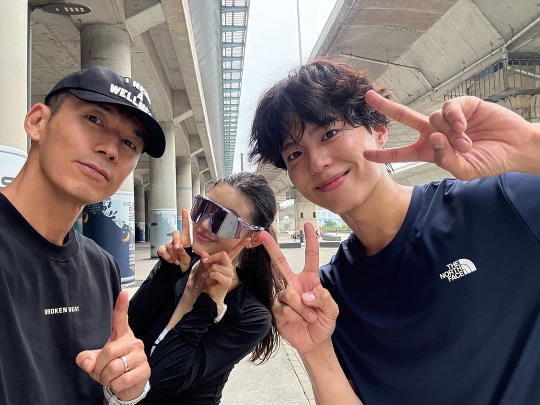 Danielle of NewJeans Joins Sean and Park Bo Gum for Early-Morning Run