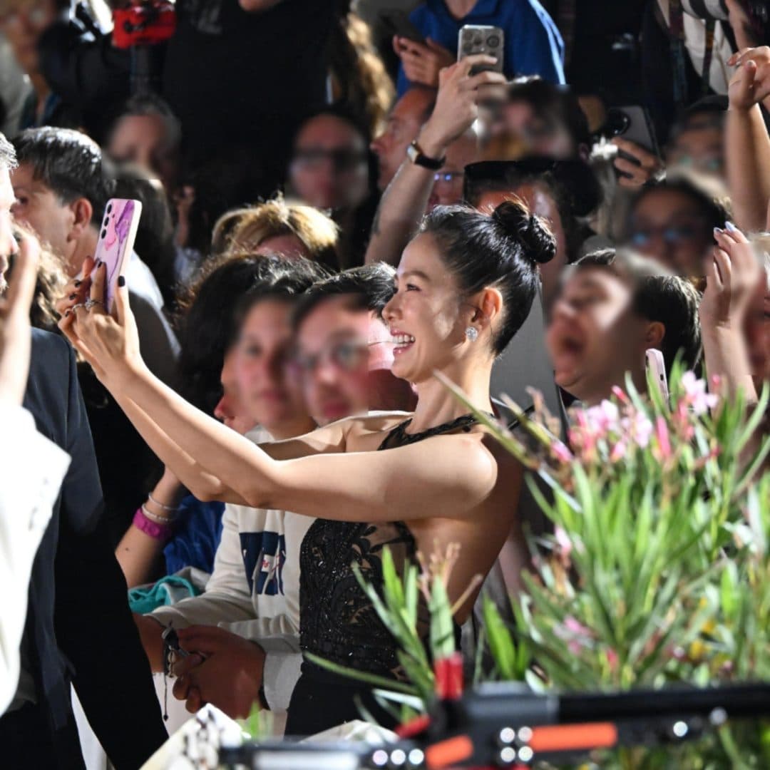 Son Ye Jin Seen Crying At Venice Film Festival + Reveals She Almost Didn’t Accept This Role