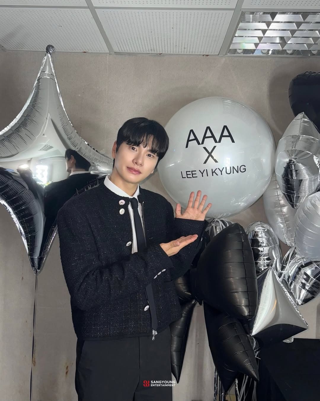 Lee Yi Kyung Addresses Rumors He Threw Shade at Yoo Jae Suk During AAA 2025