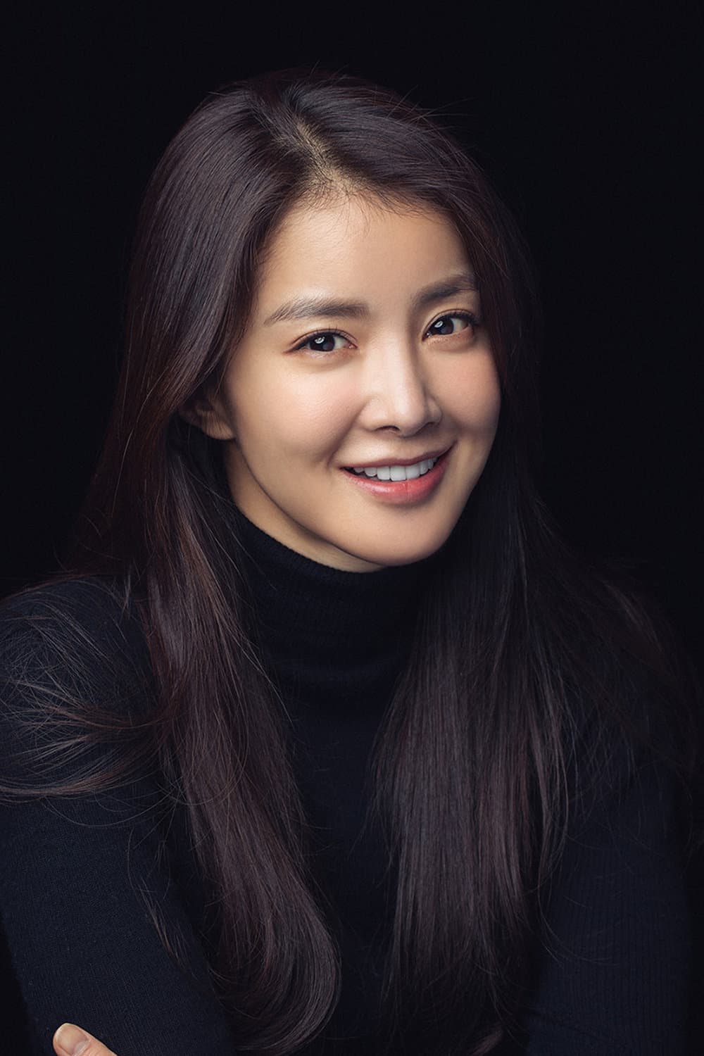 Lee Si Young Deletes Pregnancy Announcement, Shares Photo From Art Show