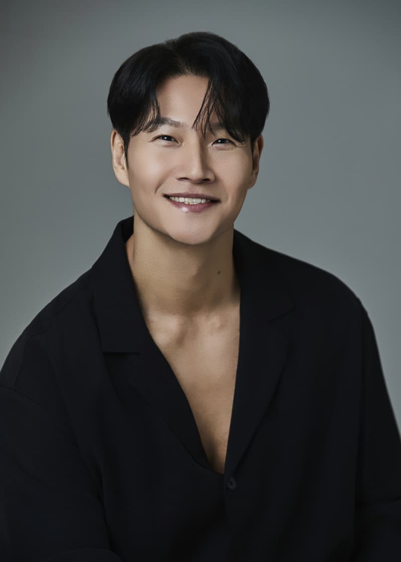 Kim Jong Kook to Postpone Honeymoon for Work, Shares His Wedding News on &#8216;Running Man&#8217;