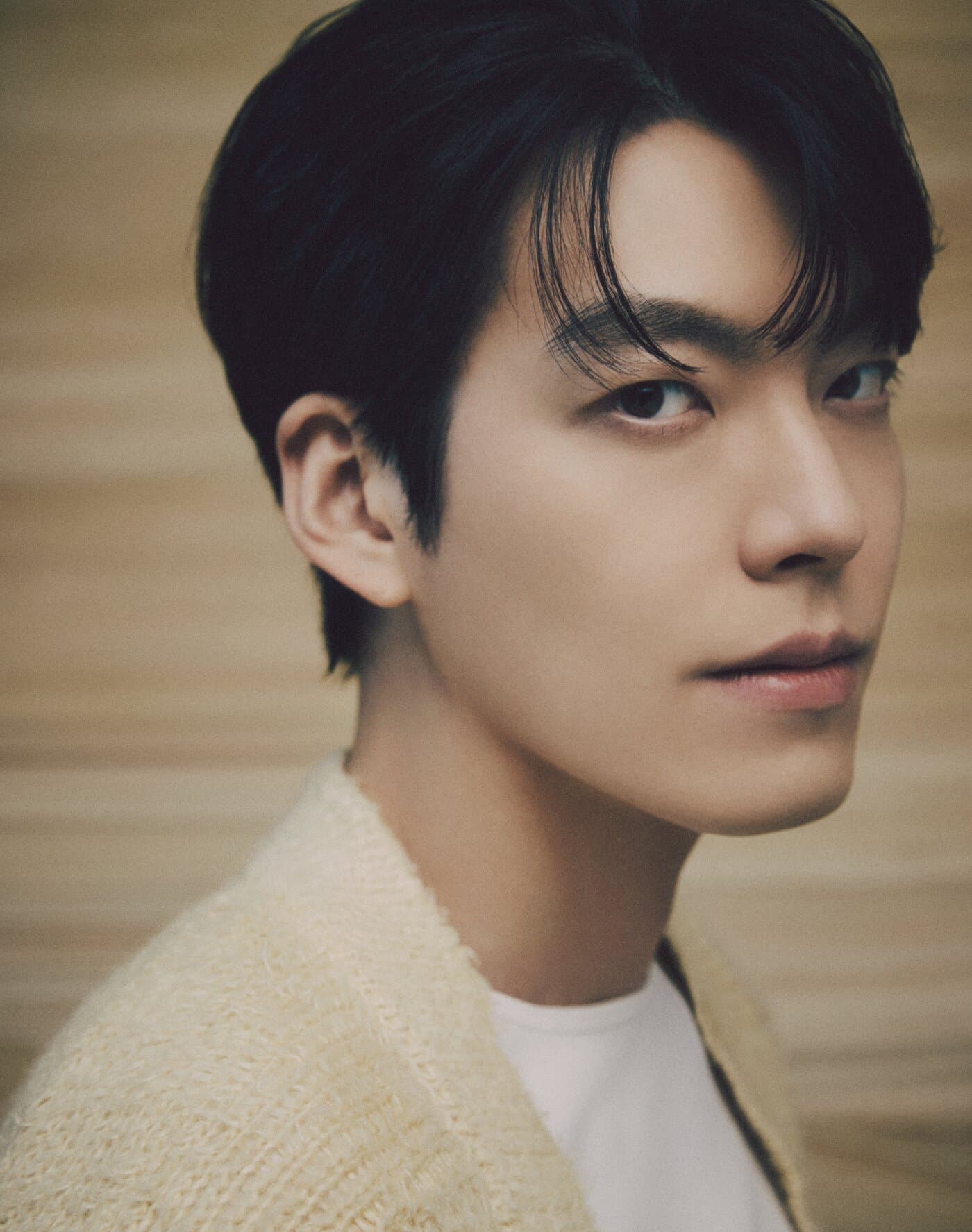 Kim Woo Bin Thanks Shin Mina for Her Positive Influence on His &#8216;Officer Black Belt&#8217; Role