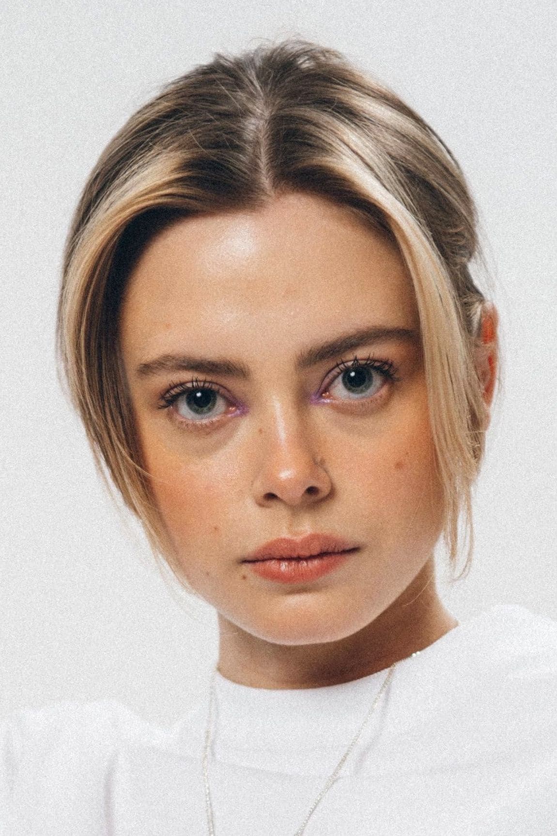 Elli Rhiannon Müller Osborne Profile Photo