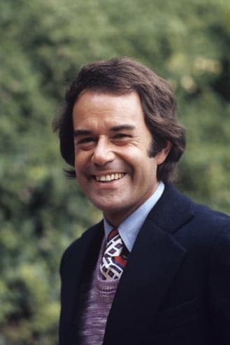 Laurence Luckinbill Profile Photo