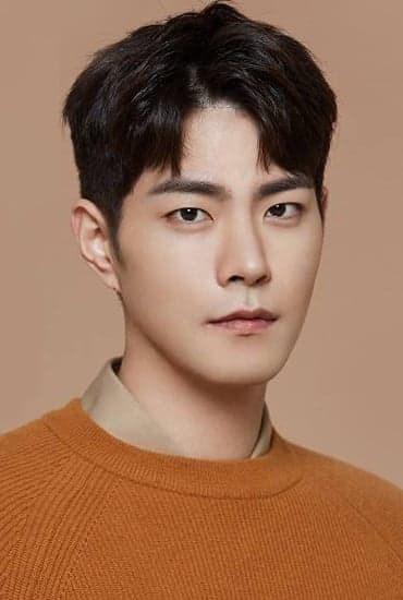 Hong Jong-hyun Profile Photo