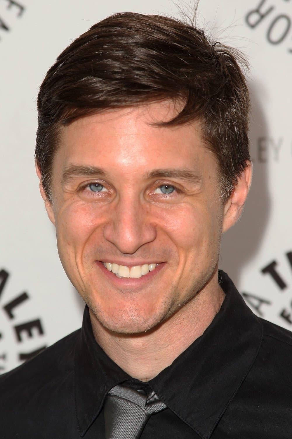 Yuri Lowenthal Profile Photo