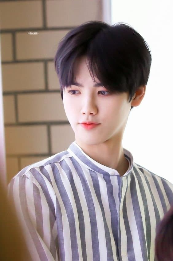 Kang Min-hee Profile Photo