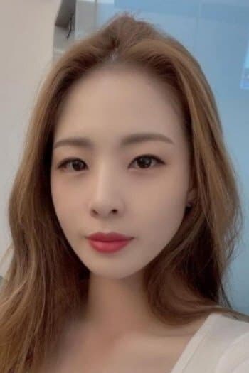 Shin Soo-ji Profile Photo