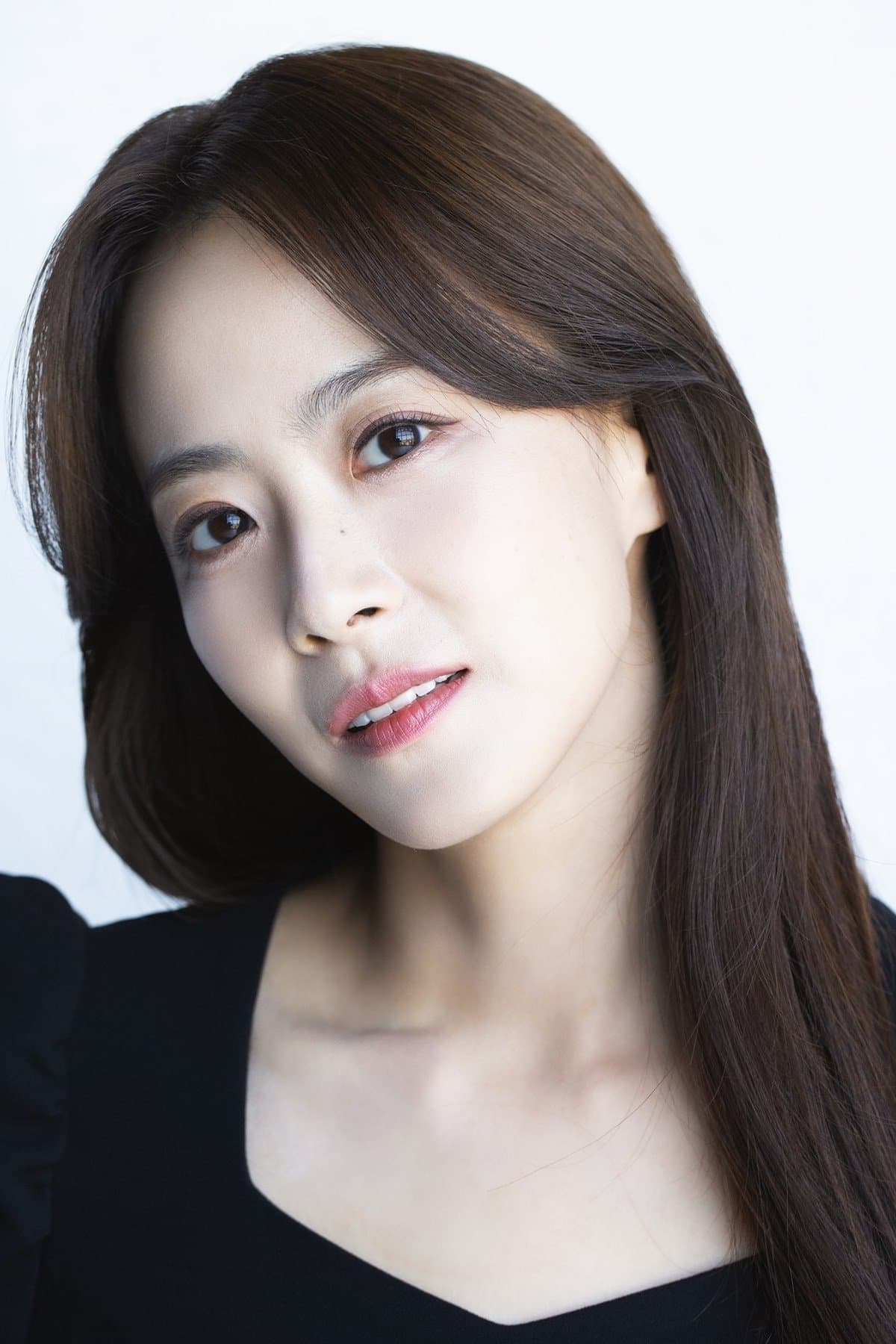 Ryu Hyun-kyung Profile Photo