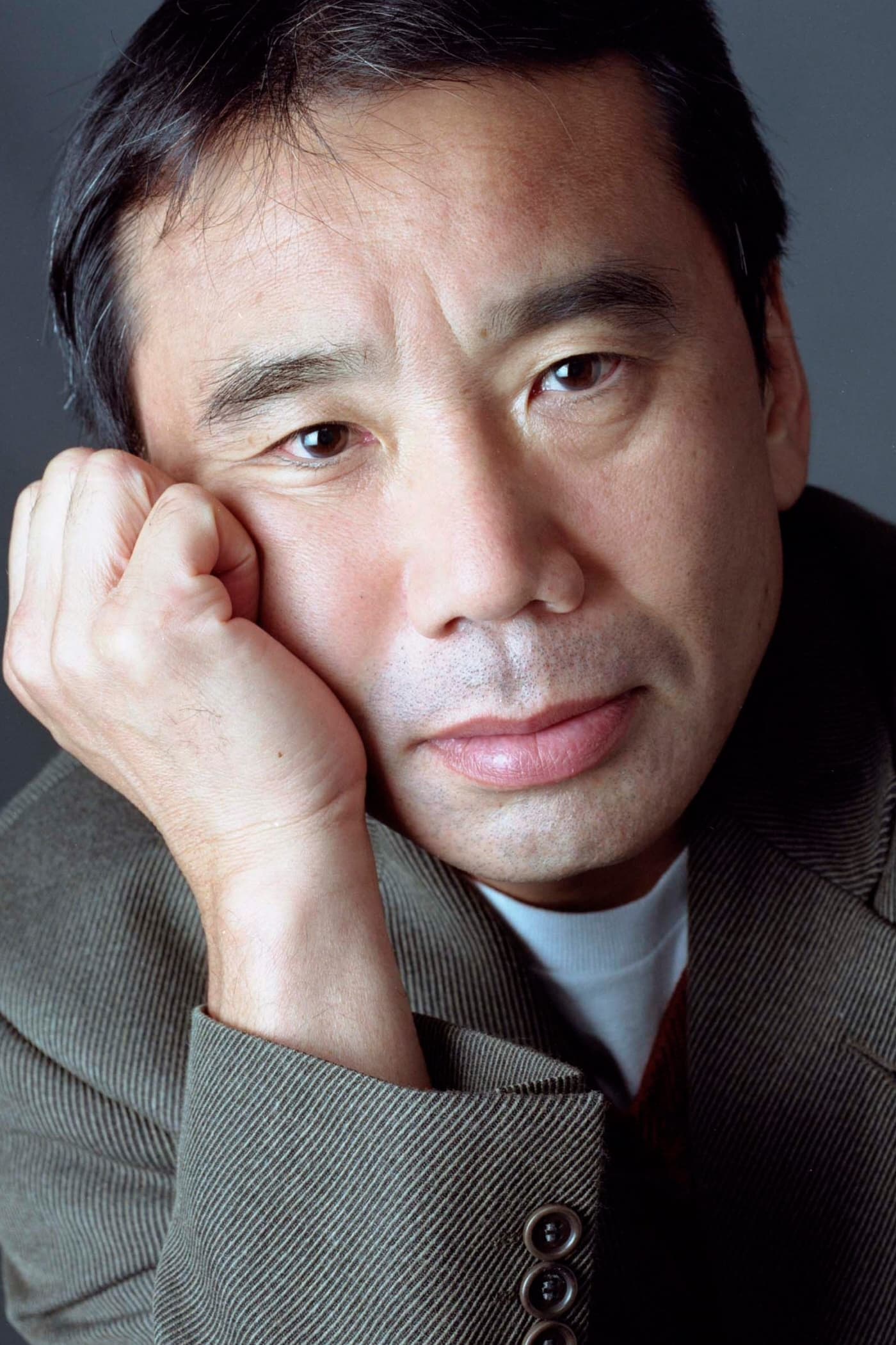 Haruki Murakami Profile Photo