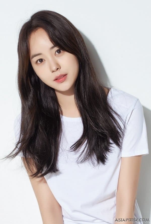 Yoo Ye-bin Profile Photo