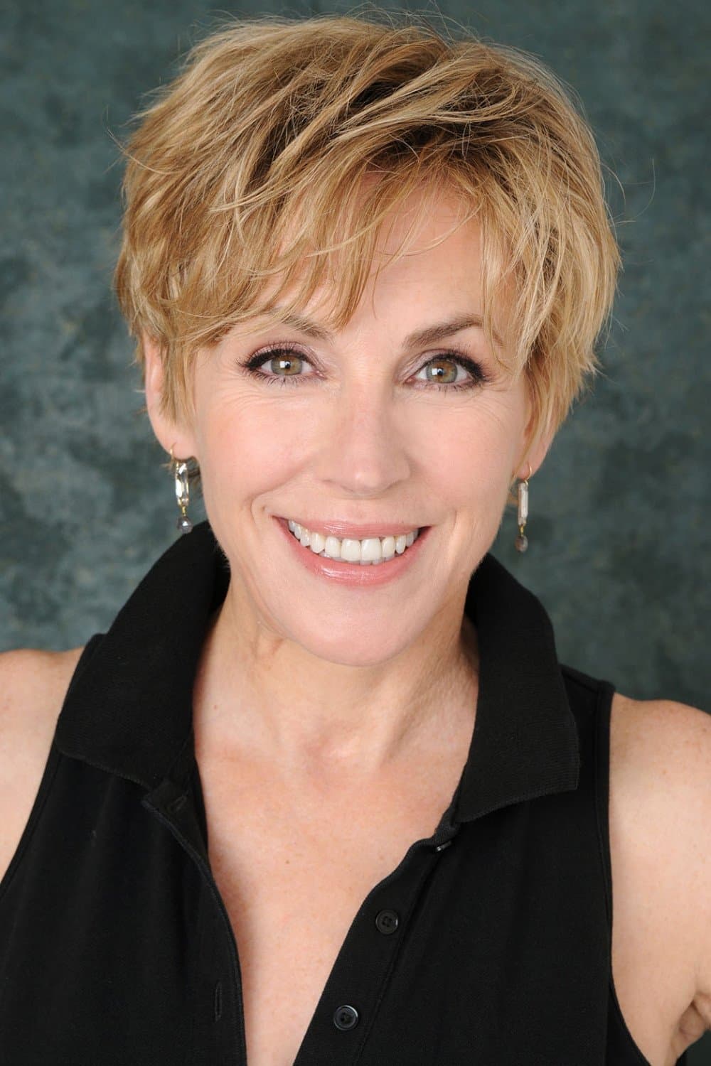 Bess Armstrong Profile Photo