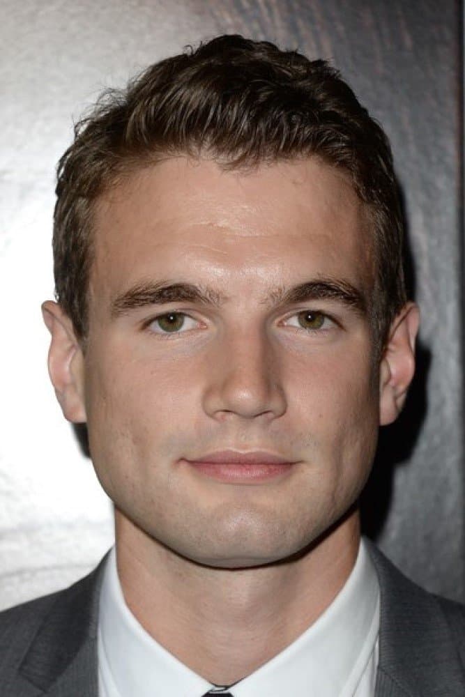 Alex Russell Profile Photo