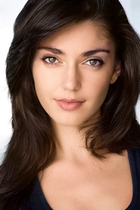 Emilia Ares Profile Photo