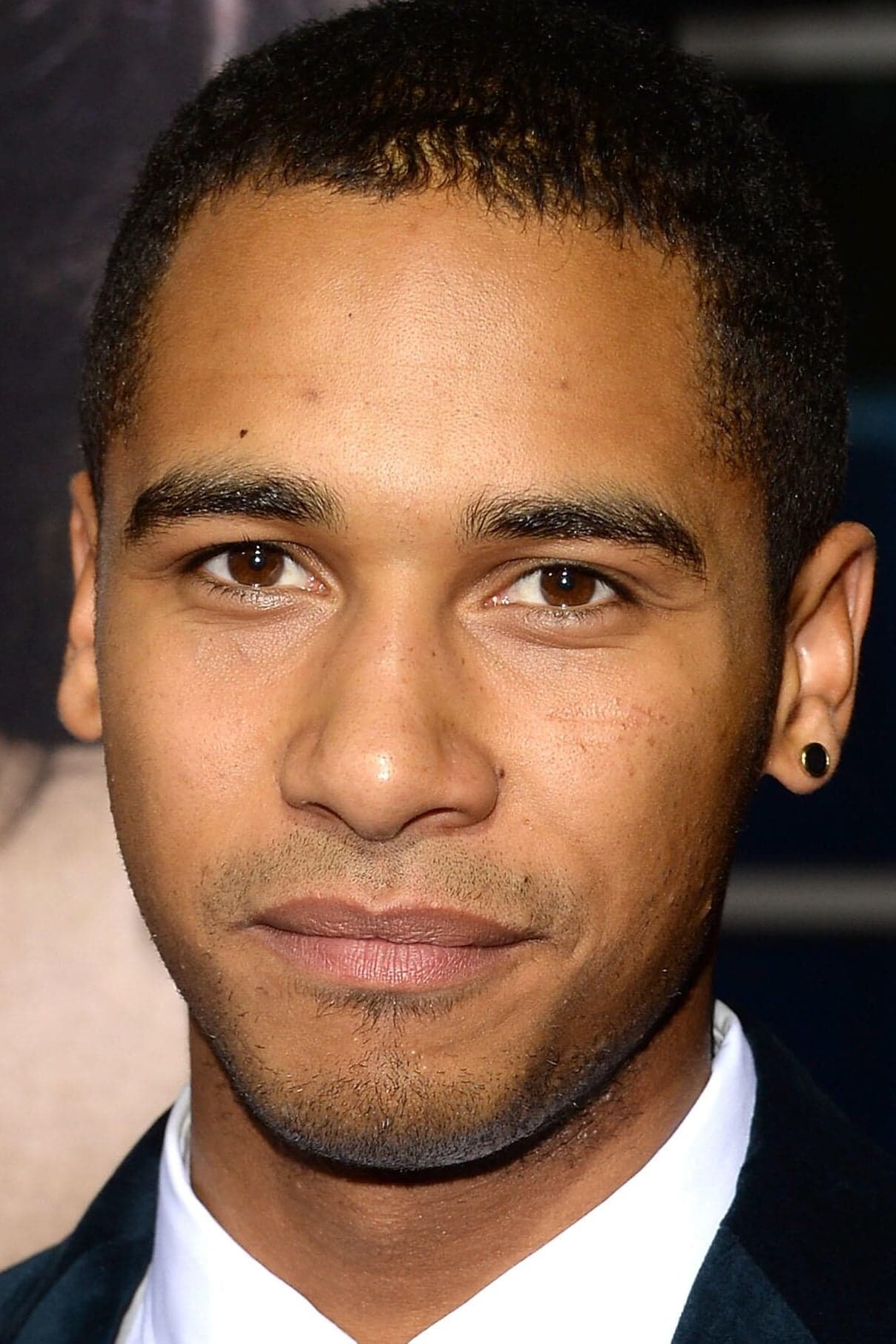 Elliot Knight Profile Photo