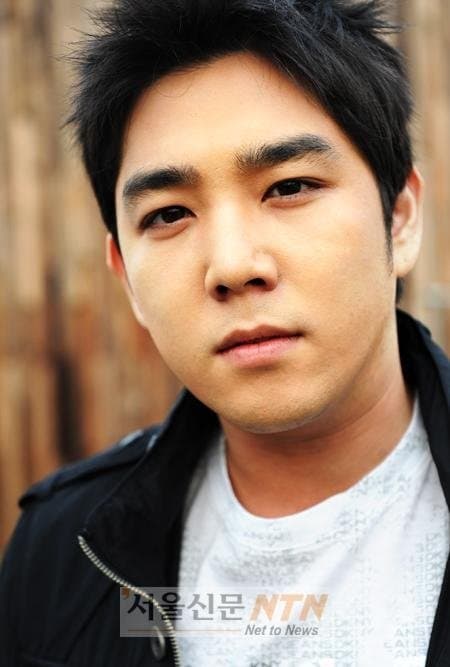Kim Young-woon Profile Photo