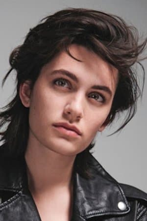 Ella Rumpf Profile Photo