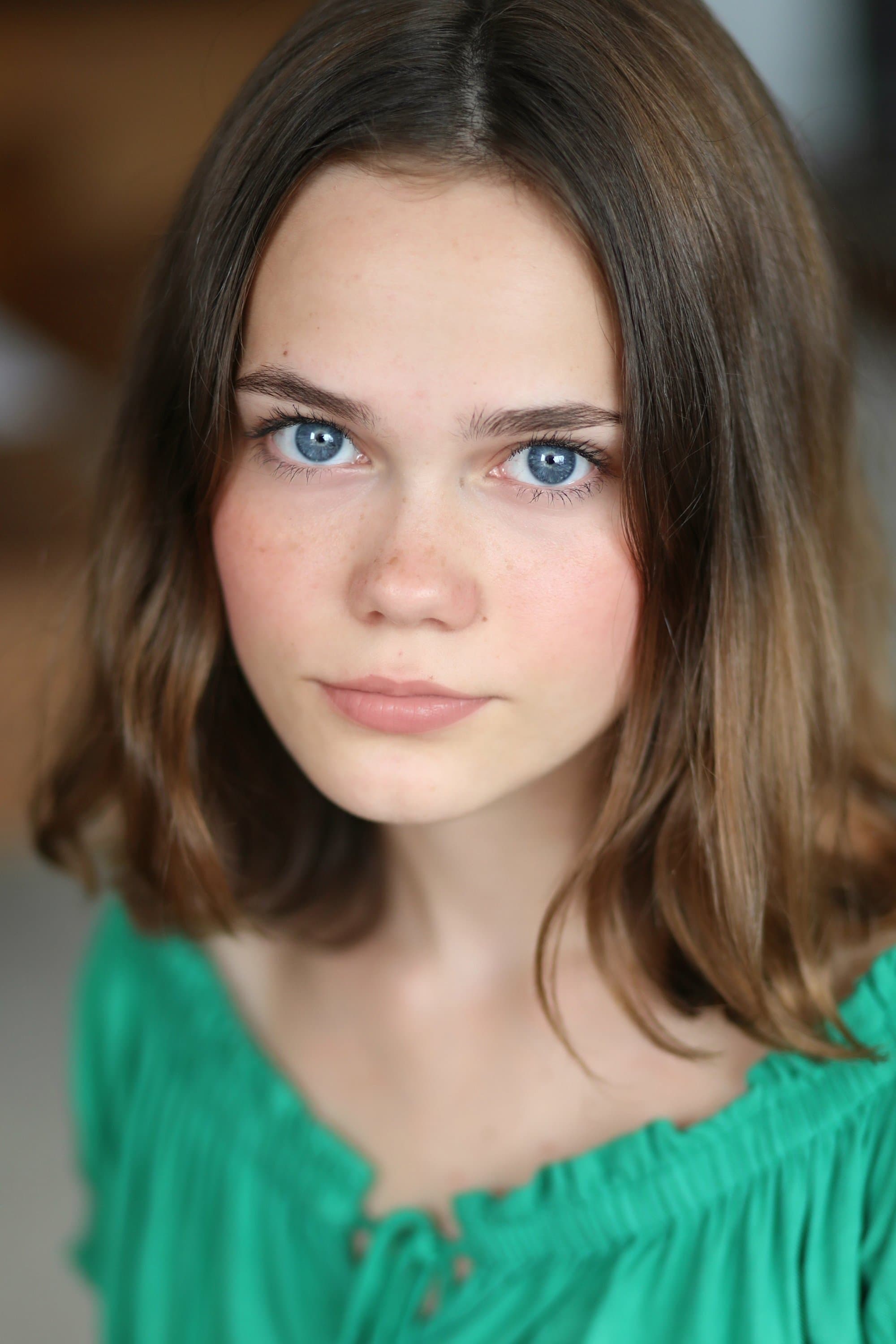 Oona Laurence Profile Photo