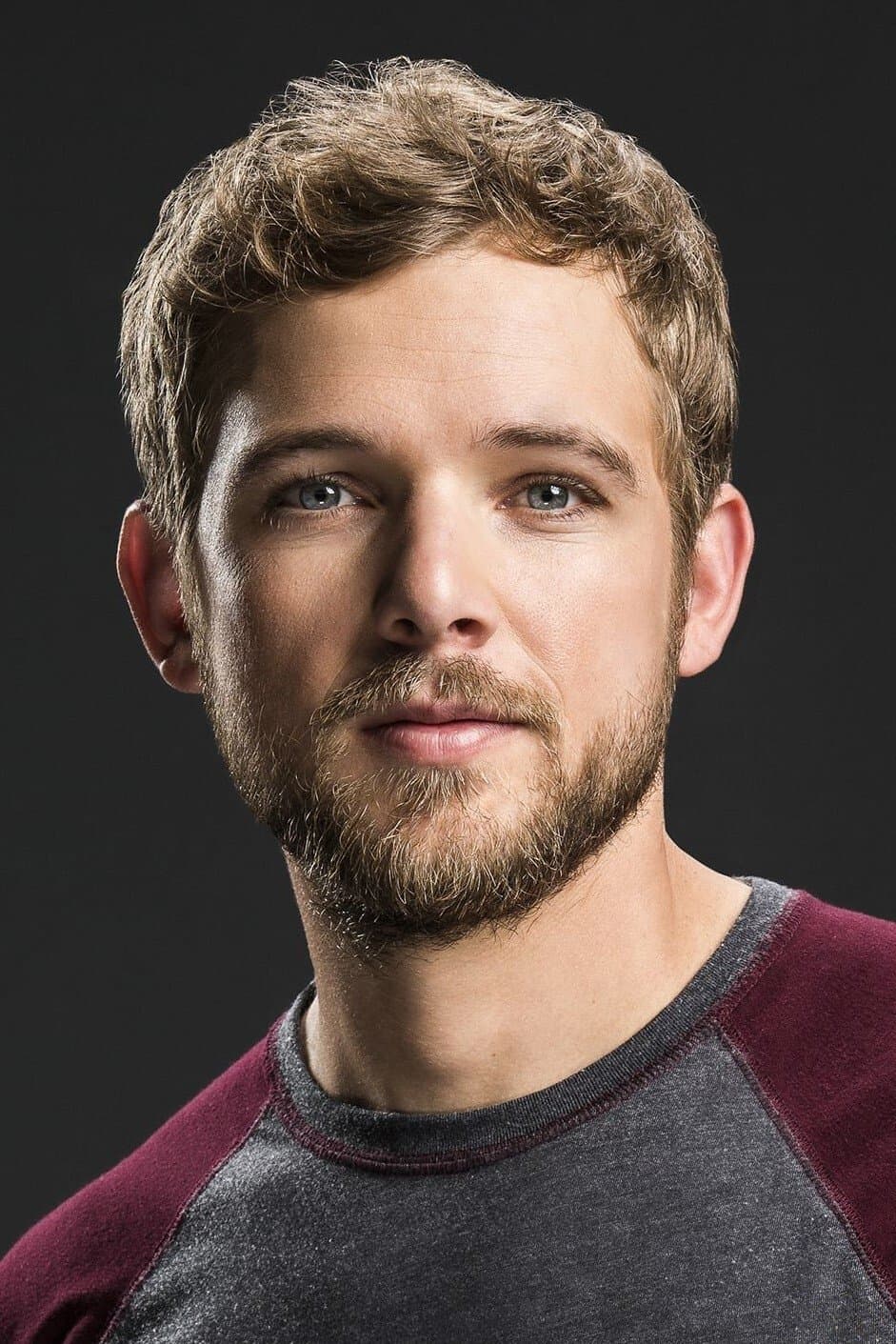 Max Thieriot Profile Photo
