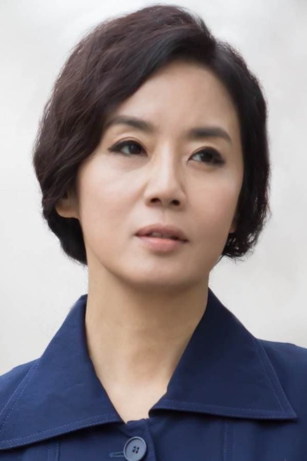 Jo Kyung-sook Profile Photo