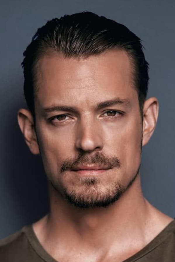 Joel Kinnaman Profile Photo