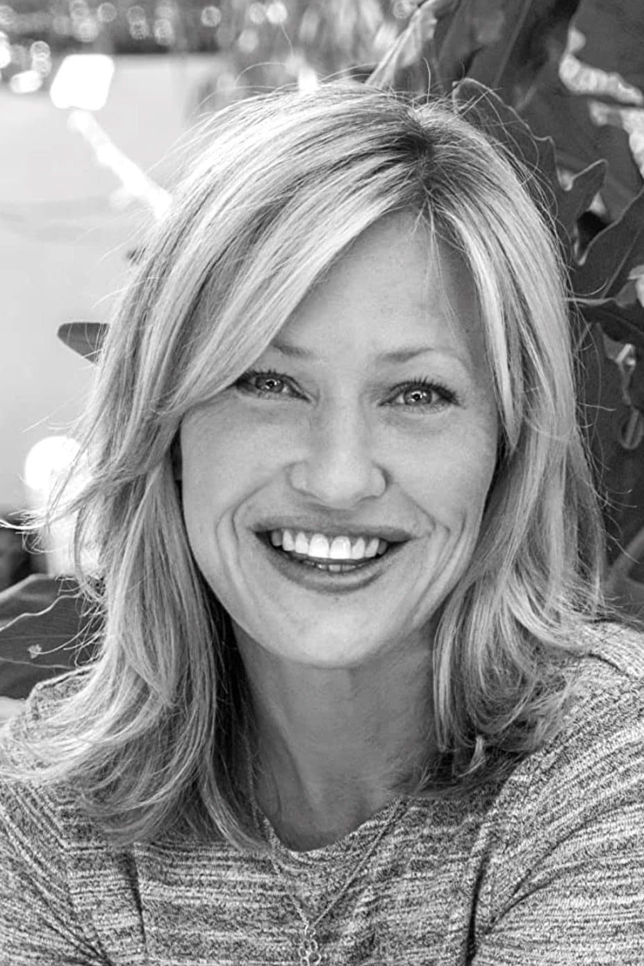 Joey Lauren Adams Profile Photo