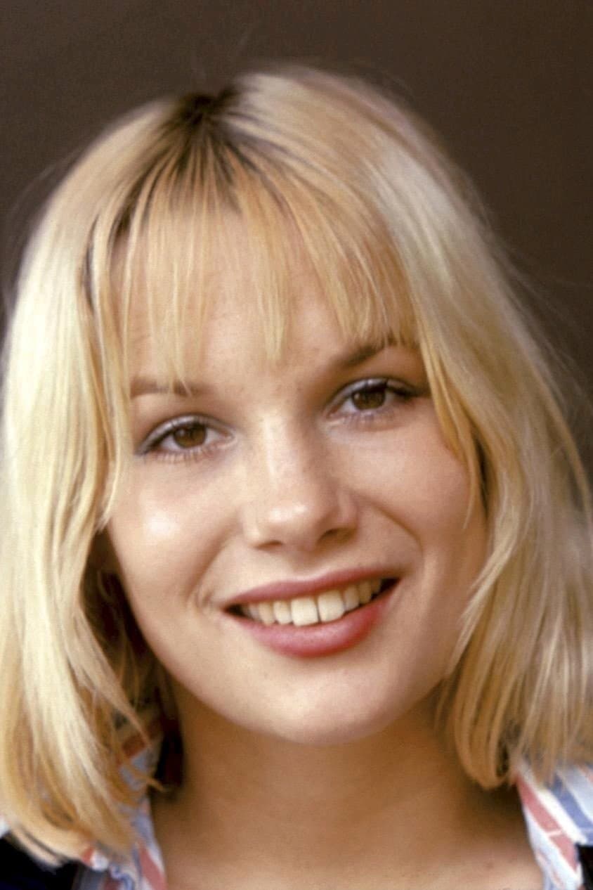 Monique van de Ven Profile Photo