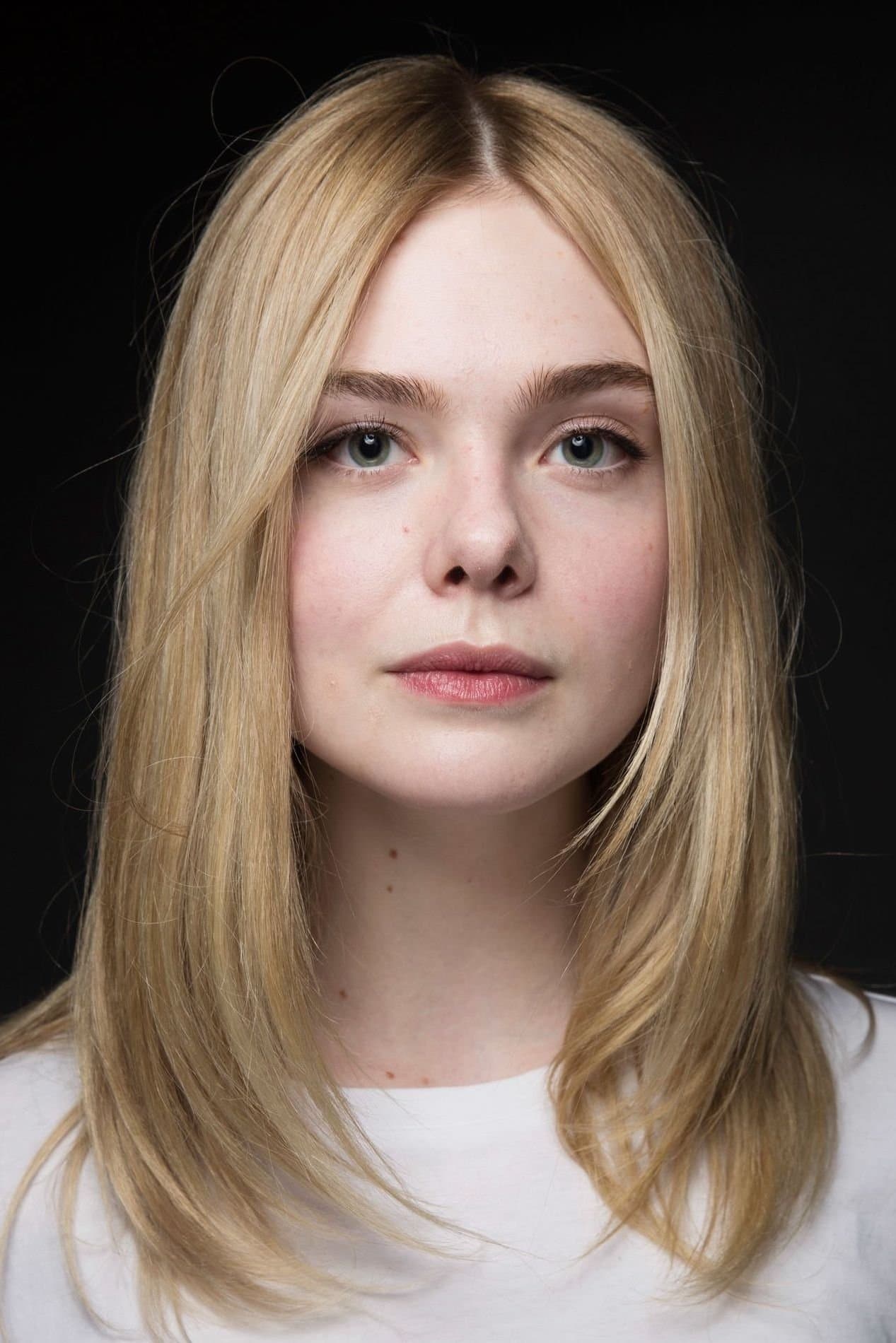 Elle Fanning Profile Photo