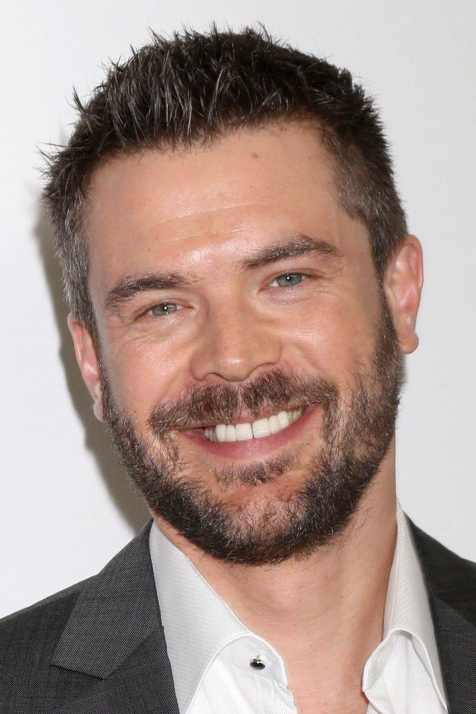 Charlie Weber Profile Photo