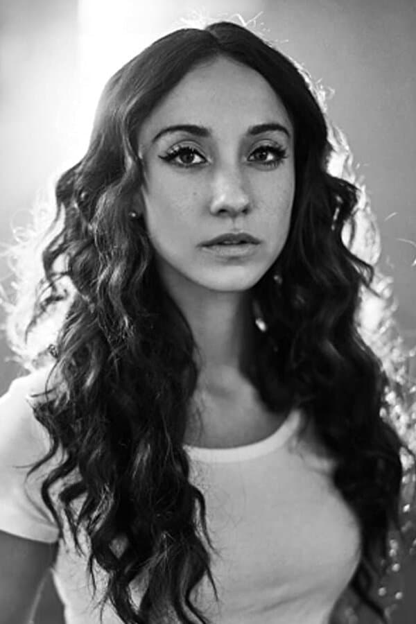 Stella Maeve Profile Photo