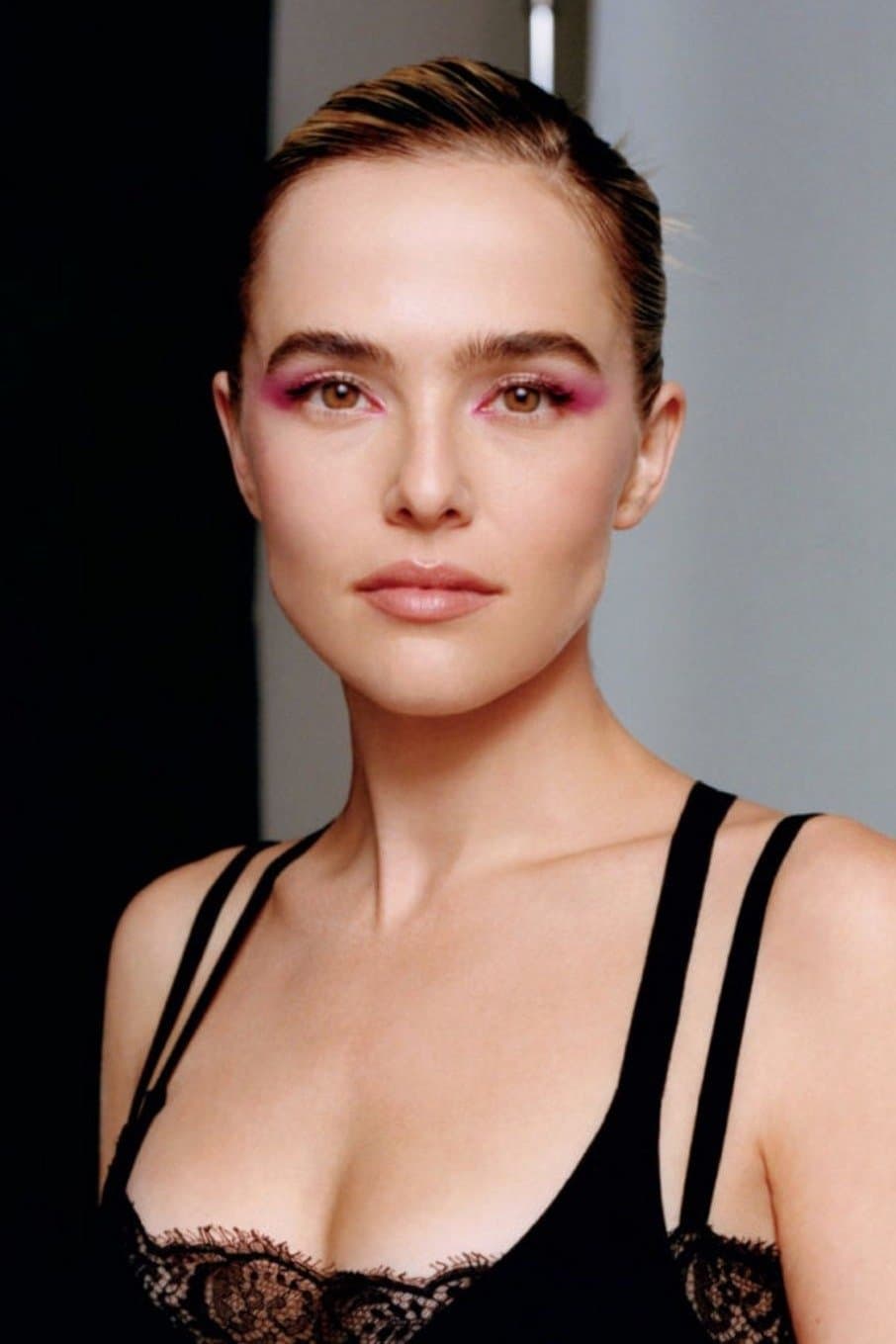 Zoey Deutch Profile Photo