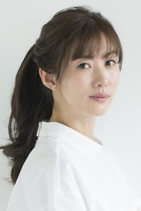 Rie Tomosaka Profile Photo