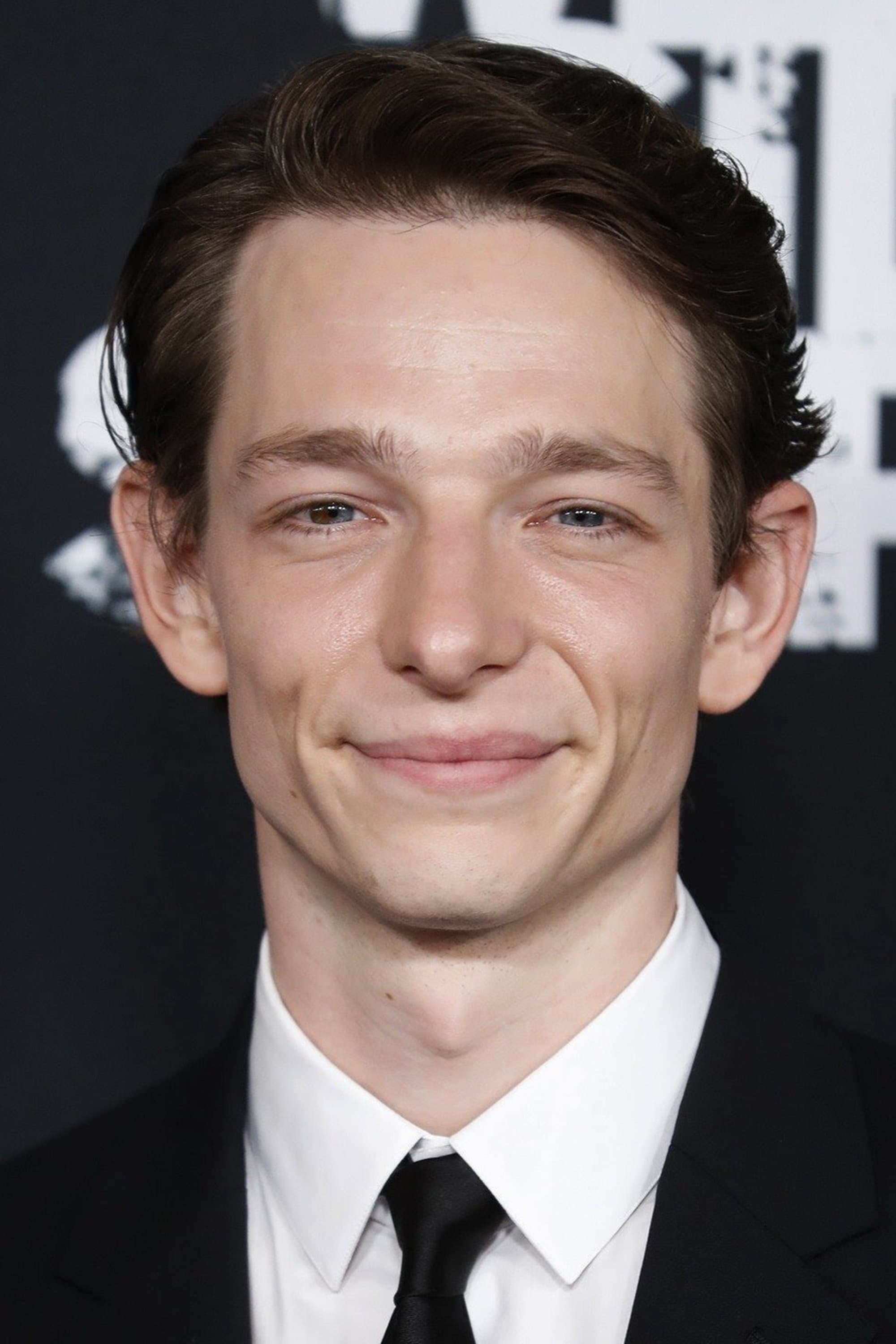 Mike Faist Profile Photo