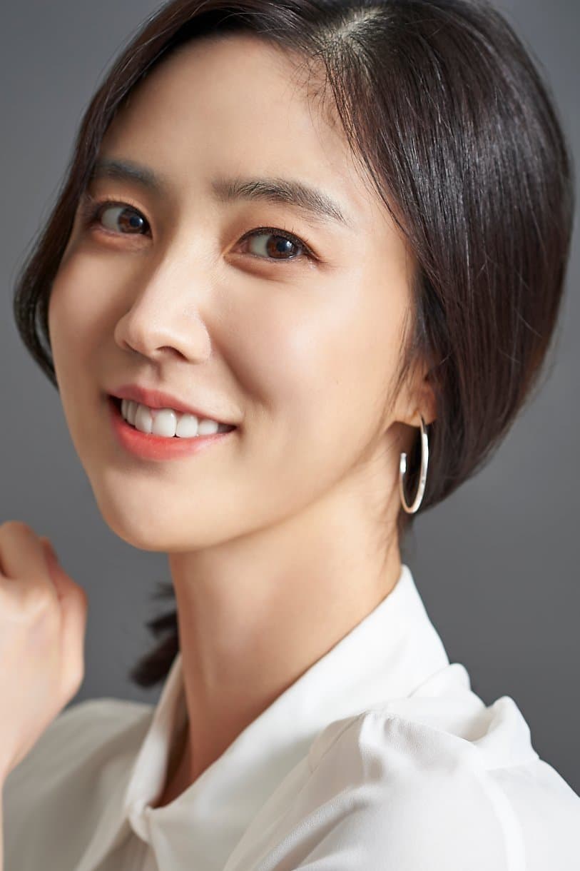 Lee Soo-kyung Profile Photo