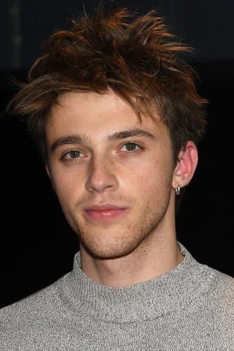 Benjamin Voisin Profile Photo