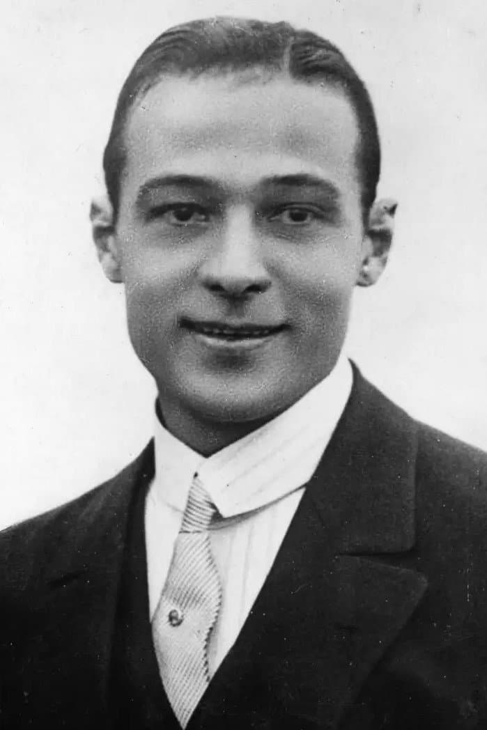Rudolph Valentino Profile Photo