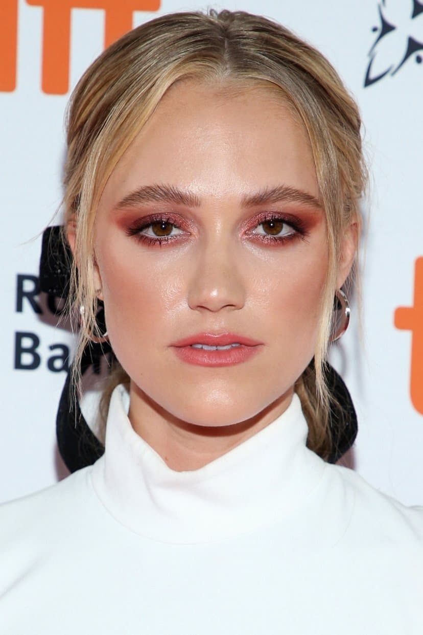 Maika Monroe Profile Photo