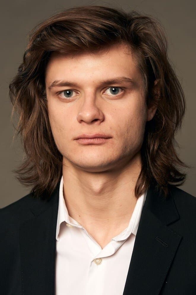 Charlie Tahan Profile Photo
